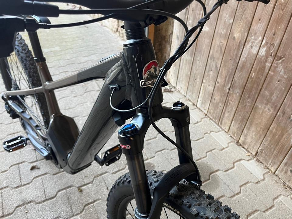 Rocky Mountain Fusion Powerplay A10 e-Bike – Size Medium
